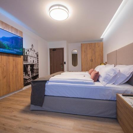 Gaestehaus Zum Roten Hahn ลือเนอบวร์ก ภายนอก รูปภาพ