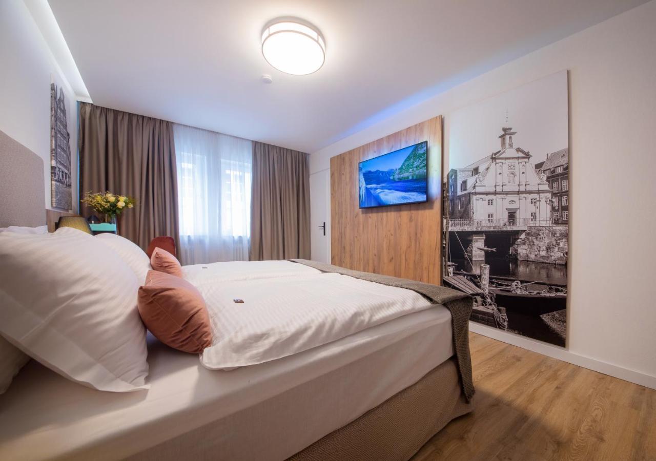 Gaestehaus Zum Roten Hahn ลือเนอบวร์ก ภายนอก รูปภาพ