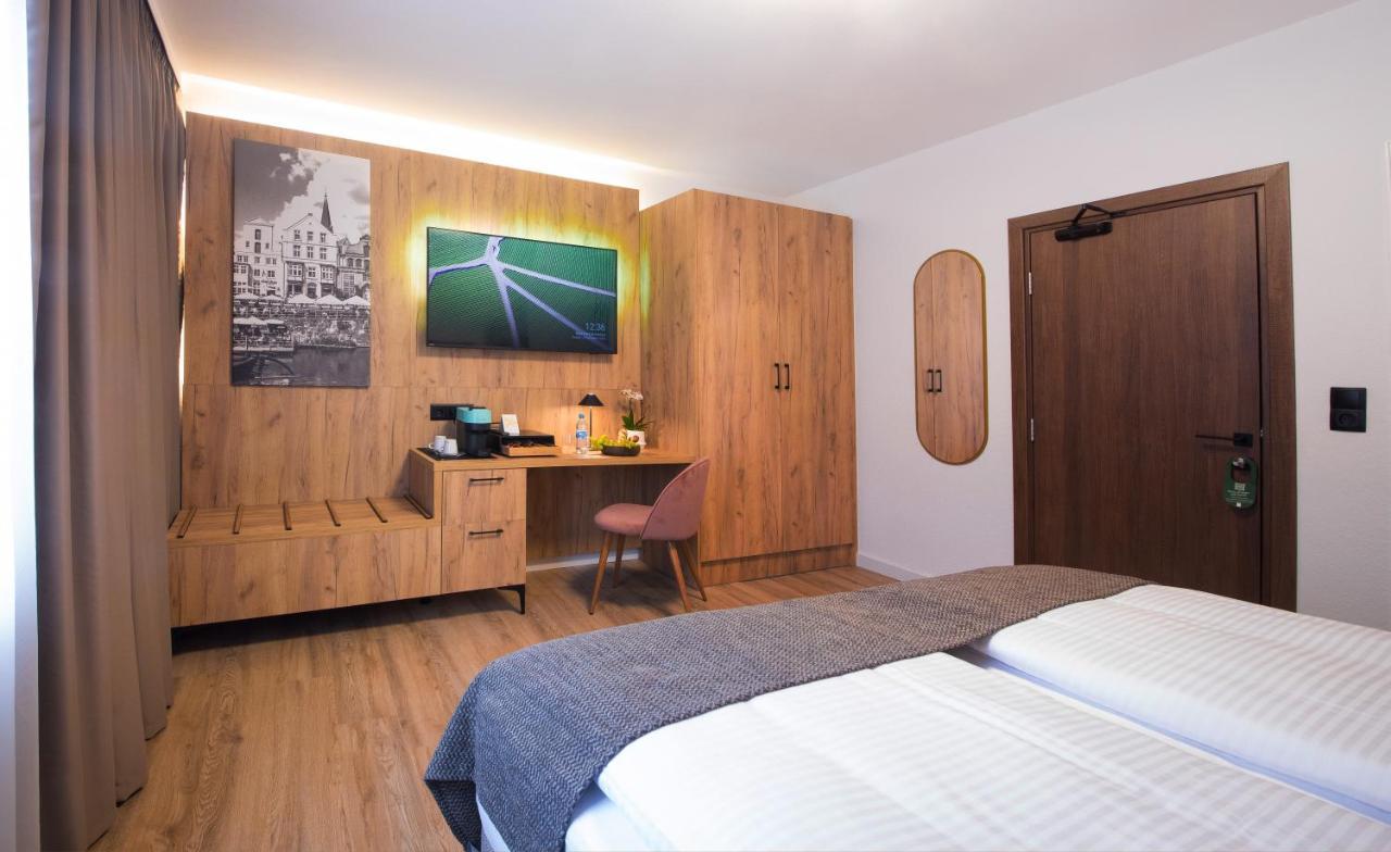 Gaestehaus Zum Roten Hahn ลือเนอบวร์ก ภายนอก รูปภาพ