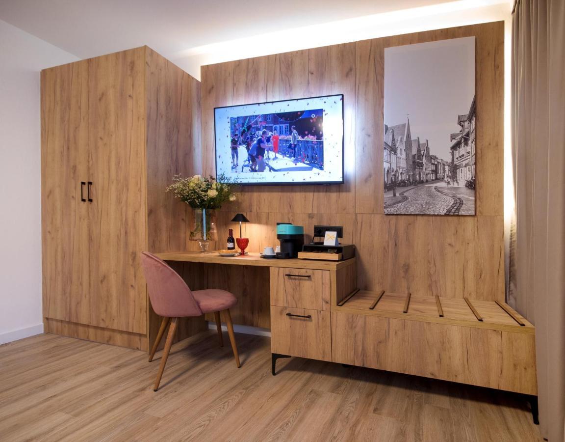 Gaestehaus Zum Roten Hahn ลือเนอบวร์ก ภายนอก รูปภาพ